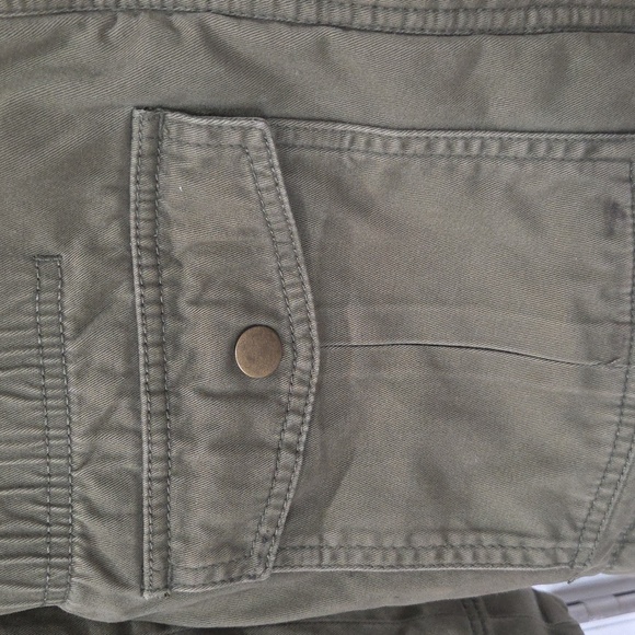 Old Navy Army Green, Flannel Lined Button Up Jacket with Sherpa Collar Size L - Picture 4 of 6